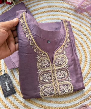 RAZVI Handcrafted Dola Silk Kurta Set with Organza Dupatta-3