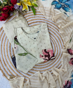 SUZEN Tissue Silk Handprinted Floral Kurta Set with Dual-Tone Chiffon Dupatta-2