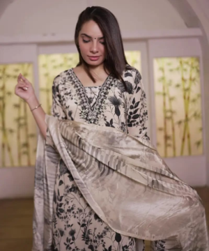 Elegant Creamy Black Organza Pakistani Style Kurta Set with Pure Khatli Handwork-2