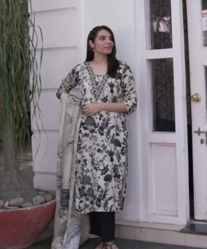 Elegant Creamy Black Organza Pakistani Style Kurta Set with Pure Khatli Handwork-3