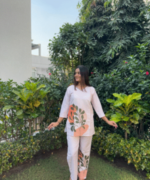 Off-White Digital Printed Cotton Straight Kurta Set with Palazzo & Side Pockets-4