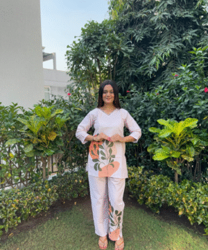 Off-White Digital Printed Cotton Straight Kurta Set with Palazzo & Side Pockets-5