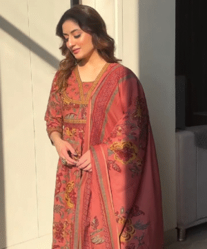 Elegant Flared Anarkali Cotton Kurta Set with Dupatta (10)