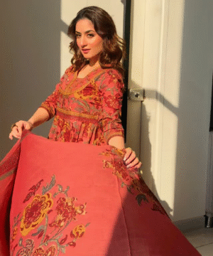 Elegant Flared Anarkali Cotton Kurta Set with Dupatta (11)
