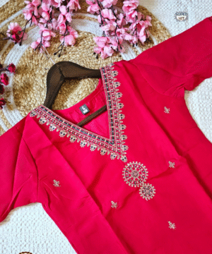 Elegant Heavy Embroidered Viscose Chanderi Kurti Set with Jacquard Dupatta – 3 Piece Stitched Suit (4)
