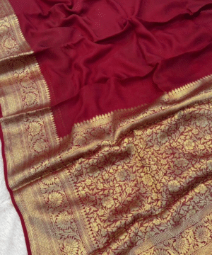 Royal Banarasi Plain Saree with Heavy Pallu in Hand-Dyed Jacquard Silk (4)